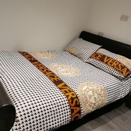 Studio Self Contained Double Bedroom London Exterior foto